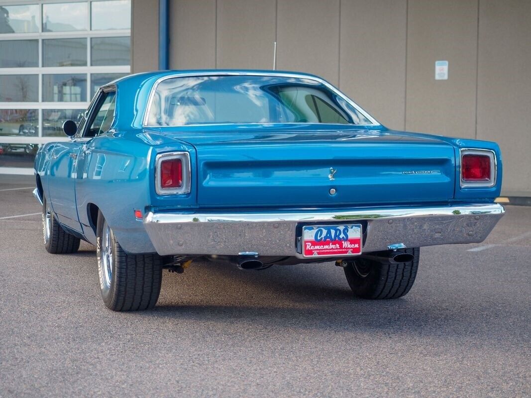 Plymouth-Road-Runner-1969-8