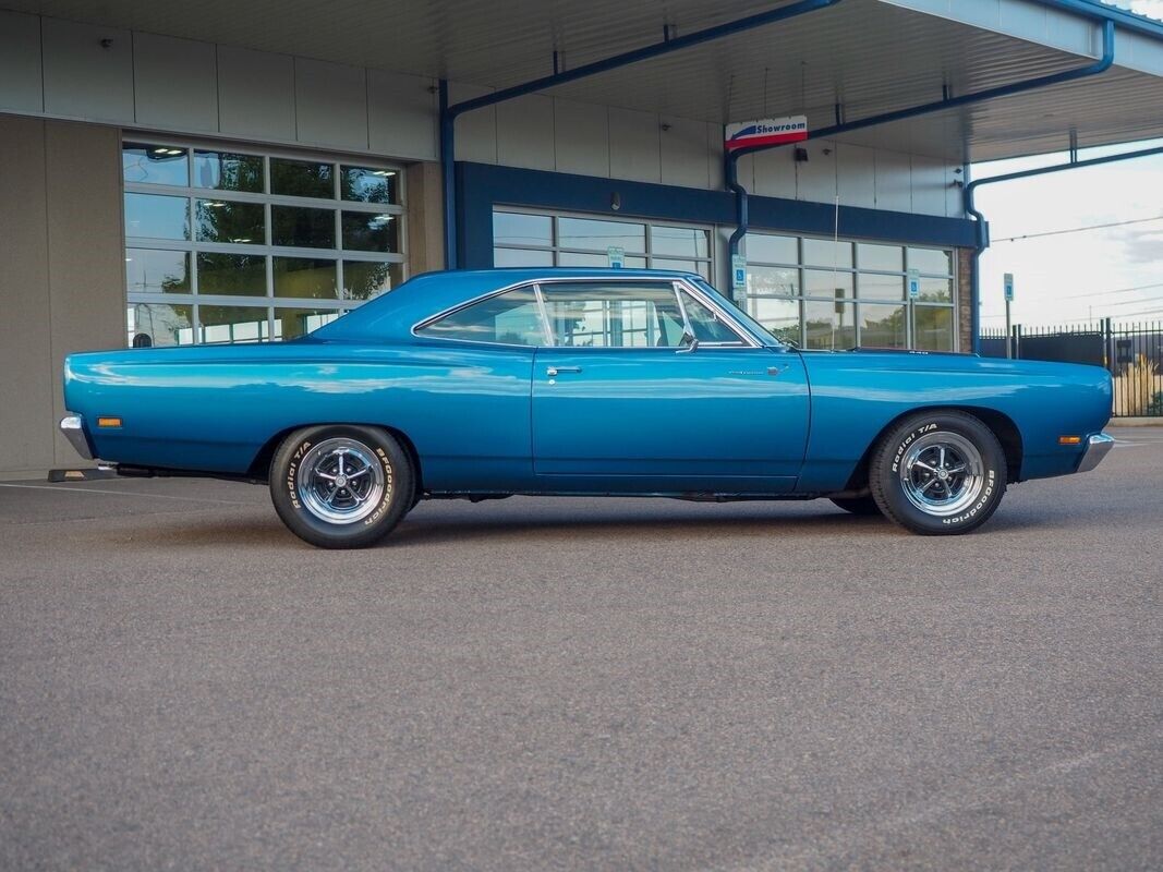 Plymouth-Road-Runner-1969-9