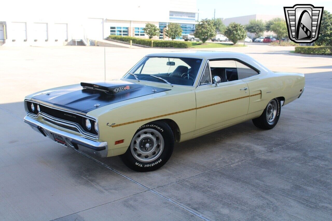 Plymouth-Road-Runner-1970-2