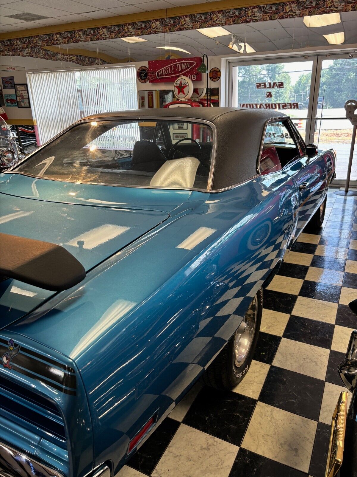 Plymouth-Road-Runner-1970-2