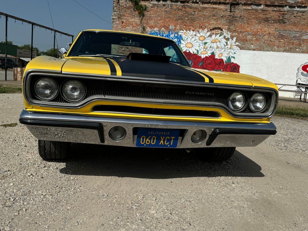 Plymouth-Road-Runner-1970-33