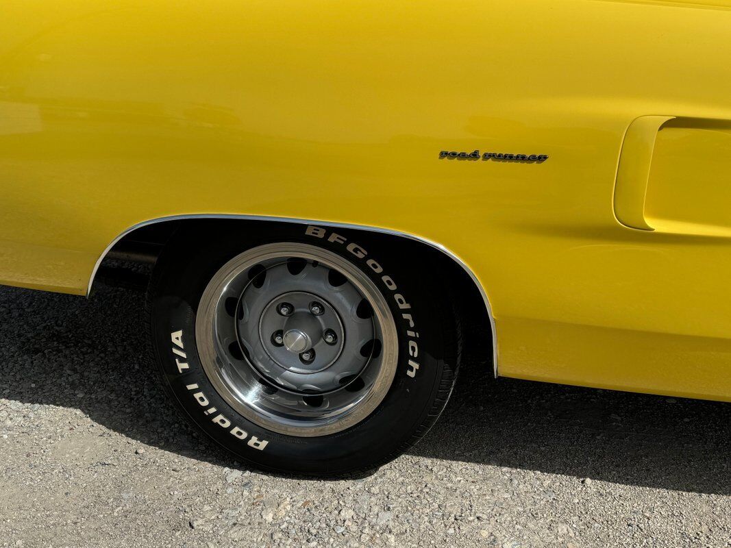 Plymouth-Road-Runner-1970-36