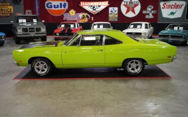 Plymouth-Road-Runner-Coupe-1969-10