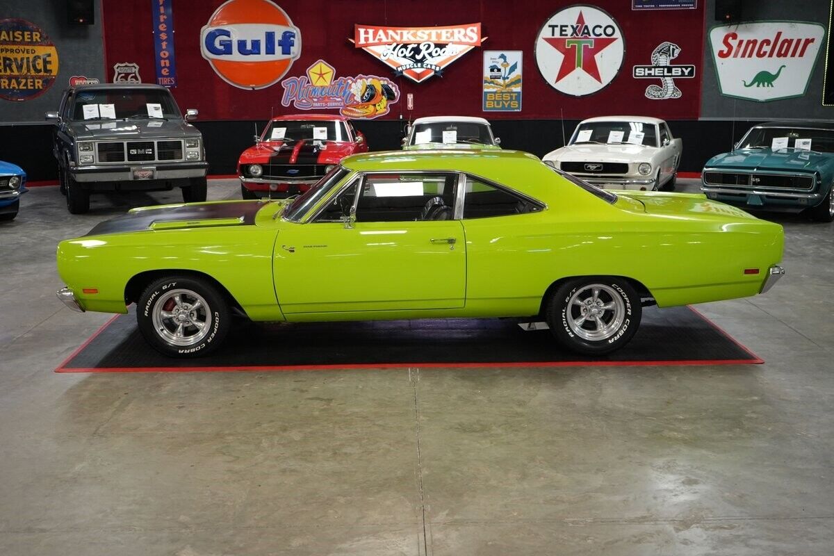 Plymouth-Road-Runner-Coupe-1969-10