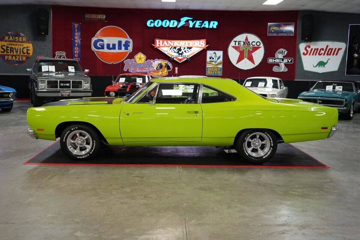 Plymouth-Road-Runner-Coupe-1969-2