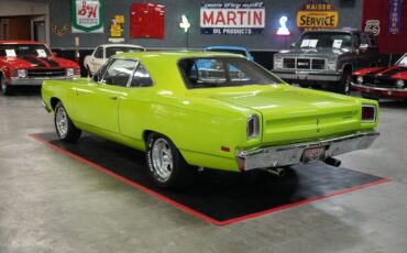 Plymouth-Road-Runner-Coupe-1969-3