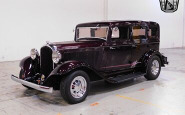 Plymouth-Sedan-1932-2