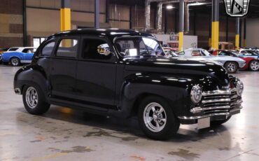 Plymouth-Sedan-1948-5