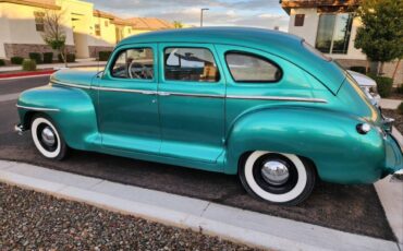 Plymouth-Special-deluxe-1948-1