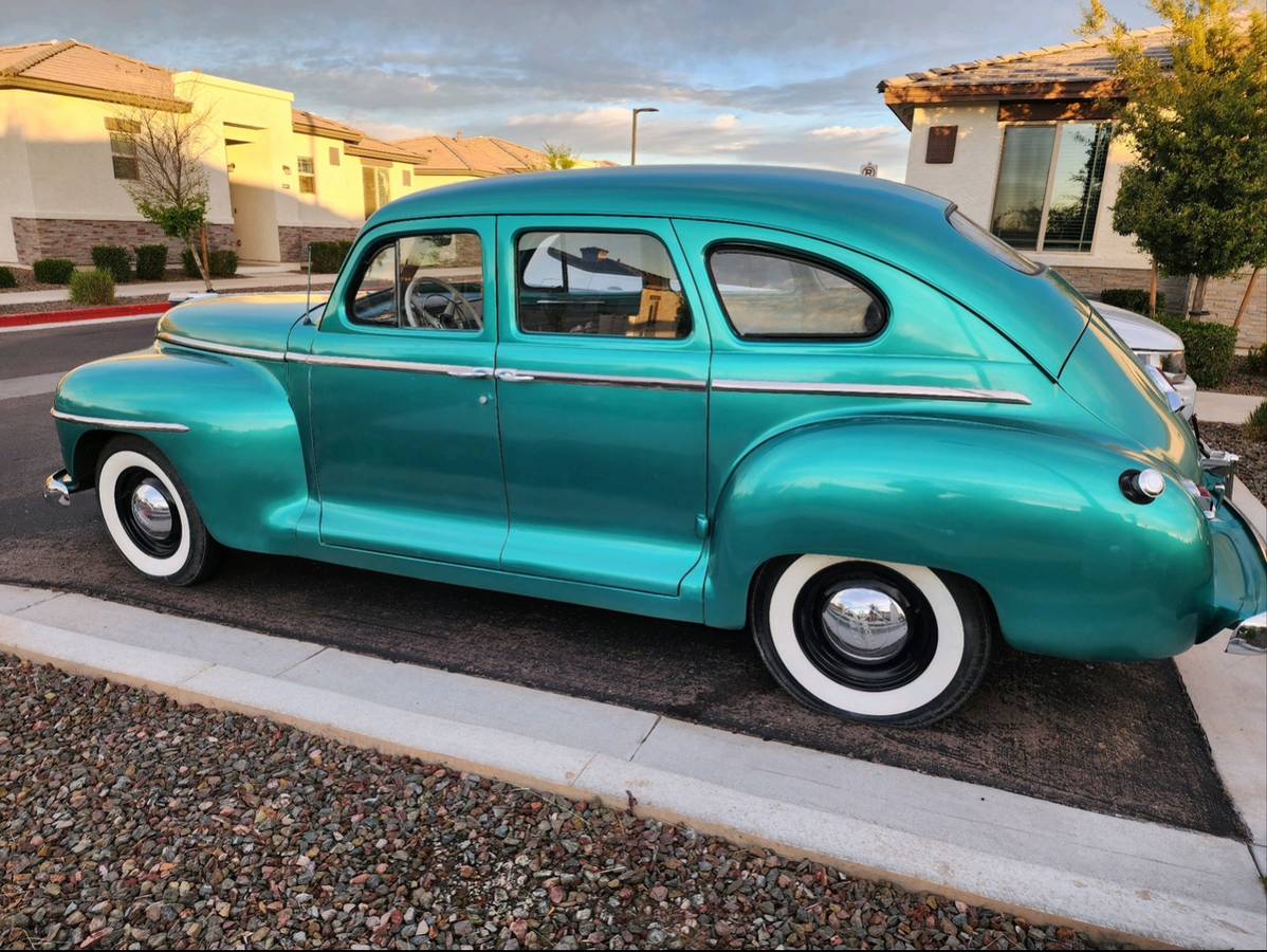 Plymouth-Special-deluxe-1948-1