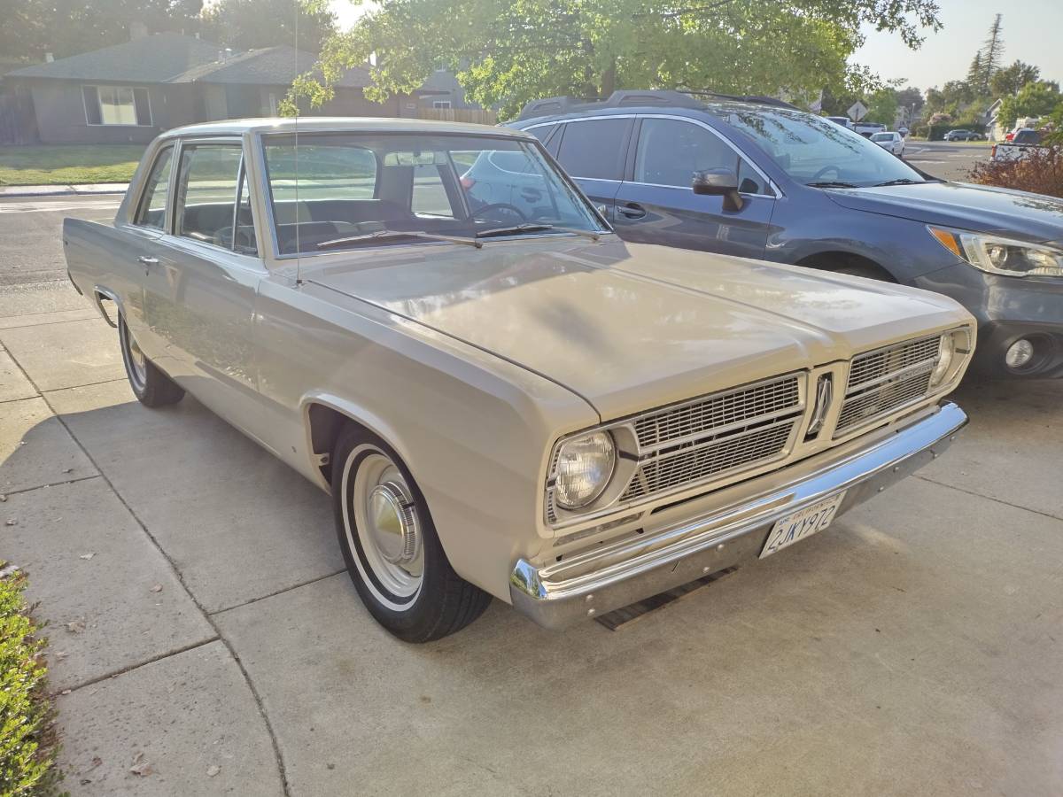 Plymouth-Valiant-1967-2