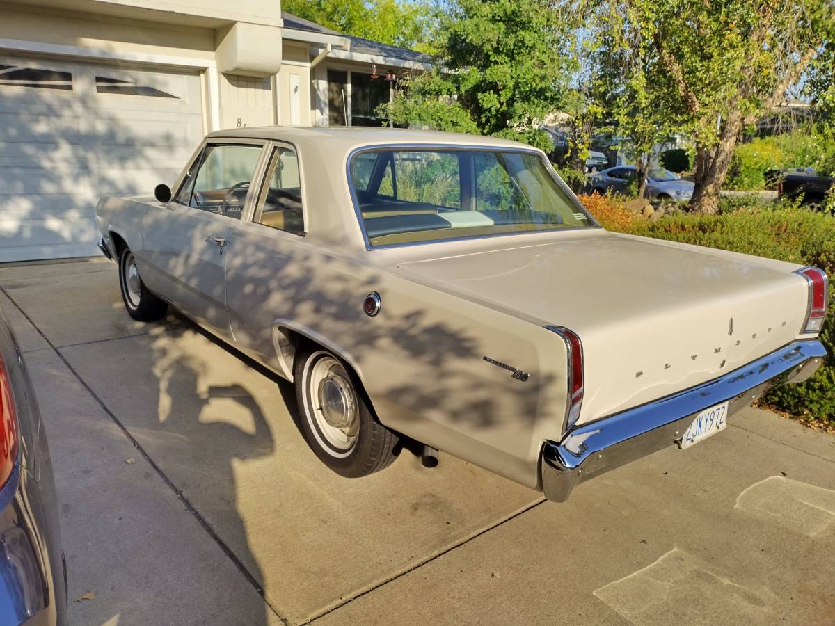 Plymouth-Valiant-1967-3