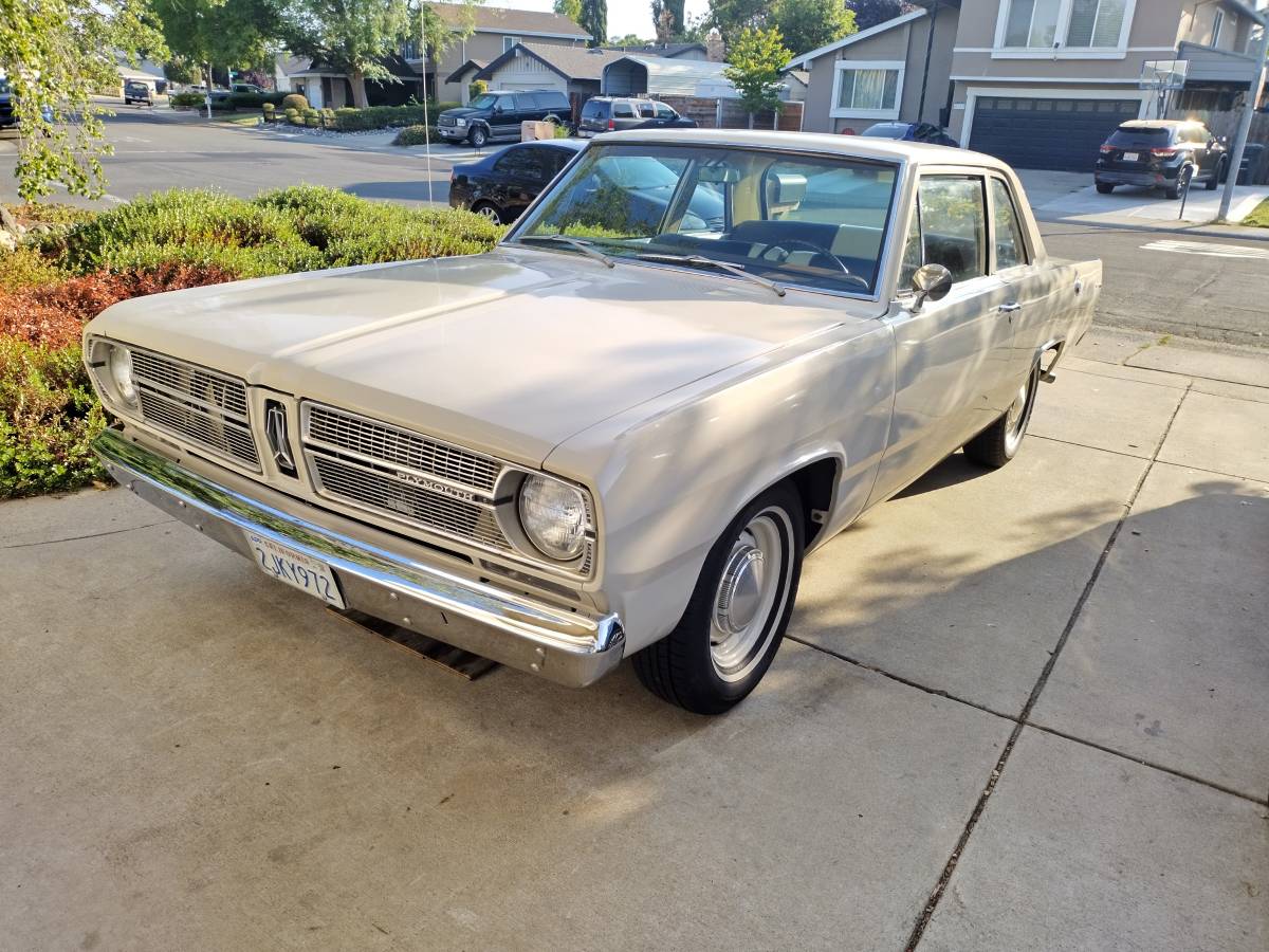 Plymouth-Valiant-1967