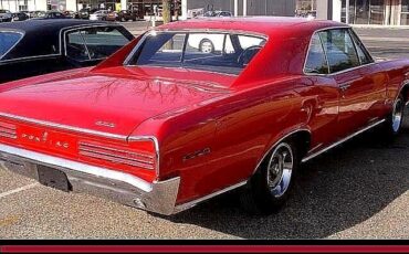 Pontiac-2-DR.-Hard-Top-1966-2