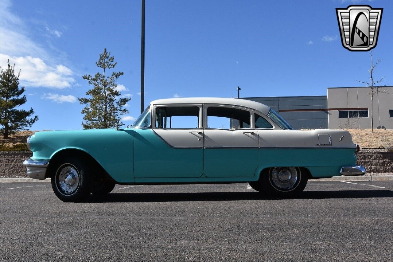 Pontiac-Chieftain-1955-3