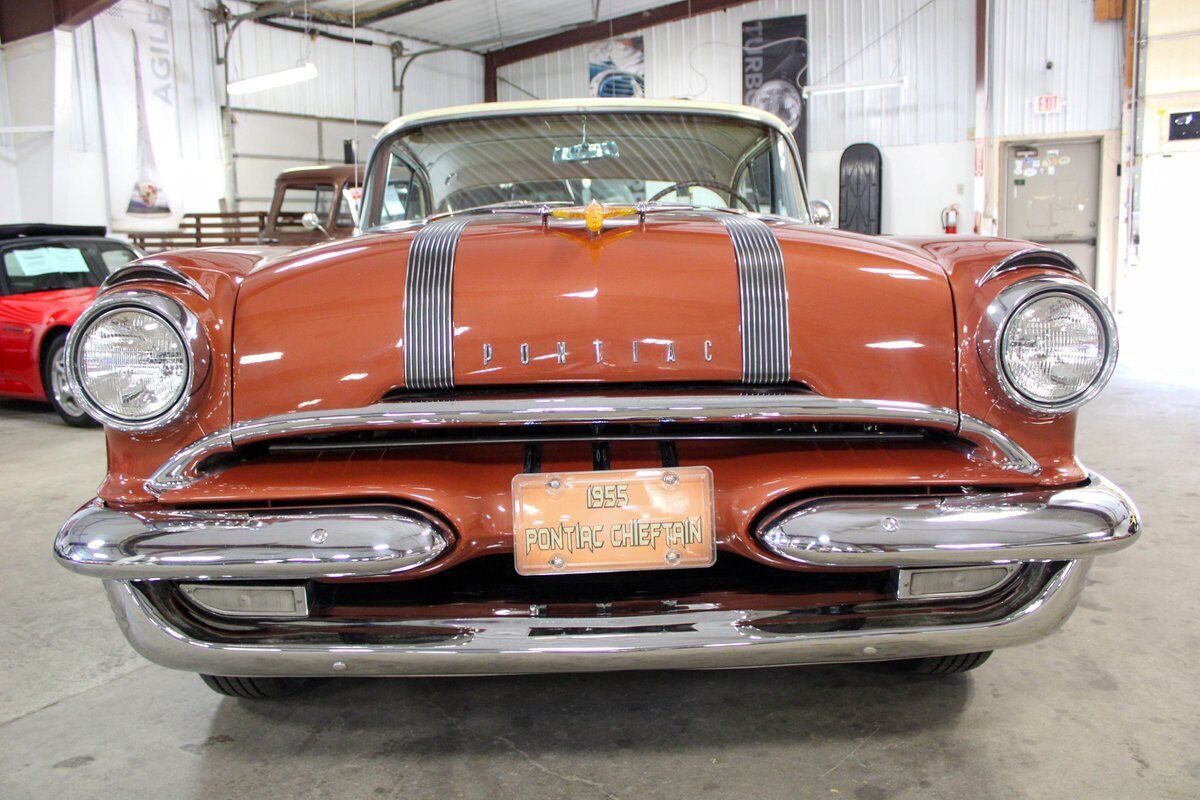 Pontiac-Chieftain-Coupe-1955-8