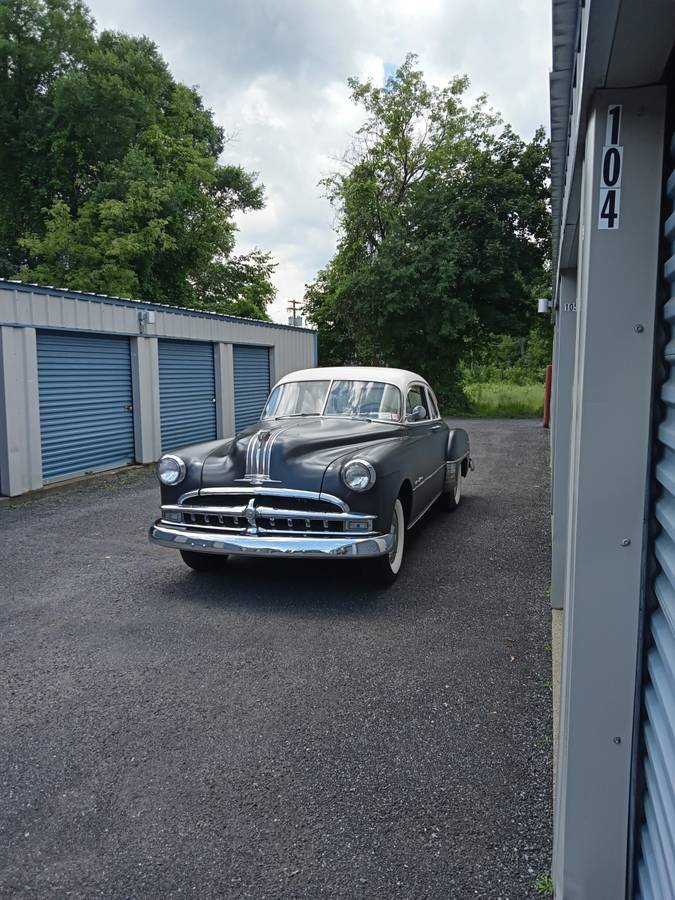 Pontiac-Chieftain-silver-streak-1949-4