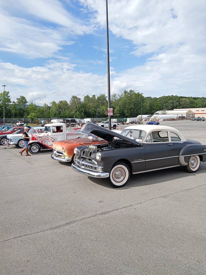 Pontiac-Chieftain-silver-streak-1949-5