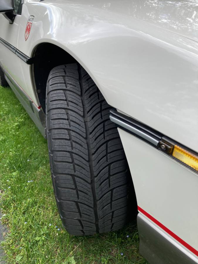 Pontiac-Fiero-gt-1985-16