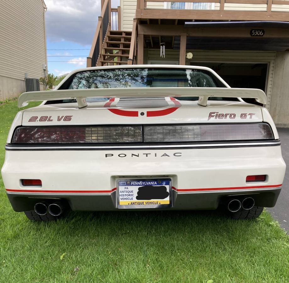 Pontiac-Fiero-gt-1985-17