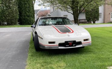 Pontiac-Fiero-gt-1985