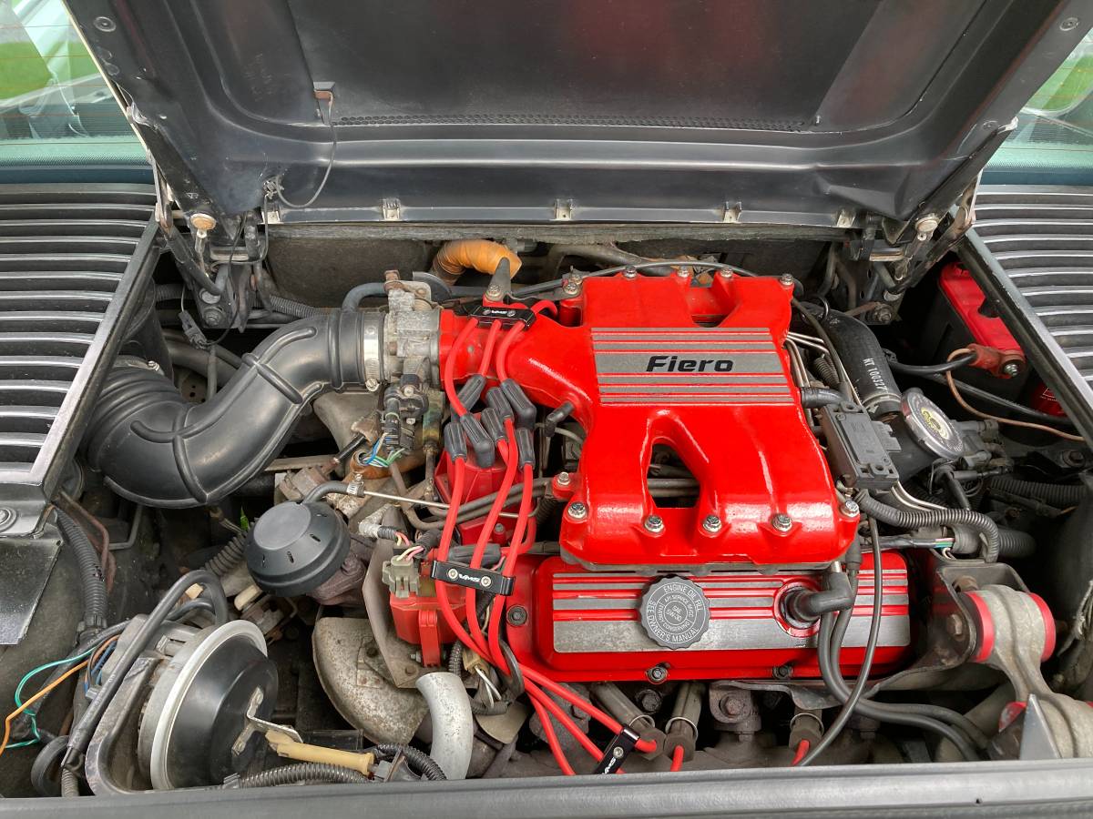 Pontiac-Fiero-gt-1985-6