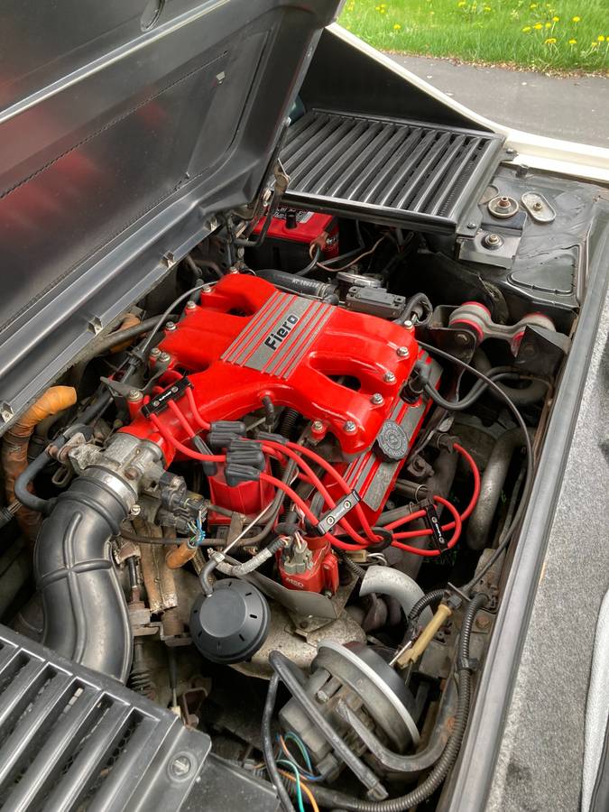 Pontiac-Fiero-gt-1985-7