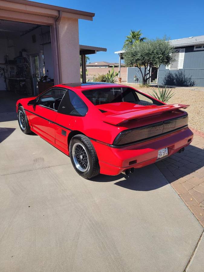 Pontiac-Fiero-gt-1988-2