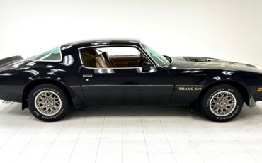 Pontiac-Firebird-1977-5