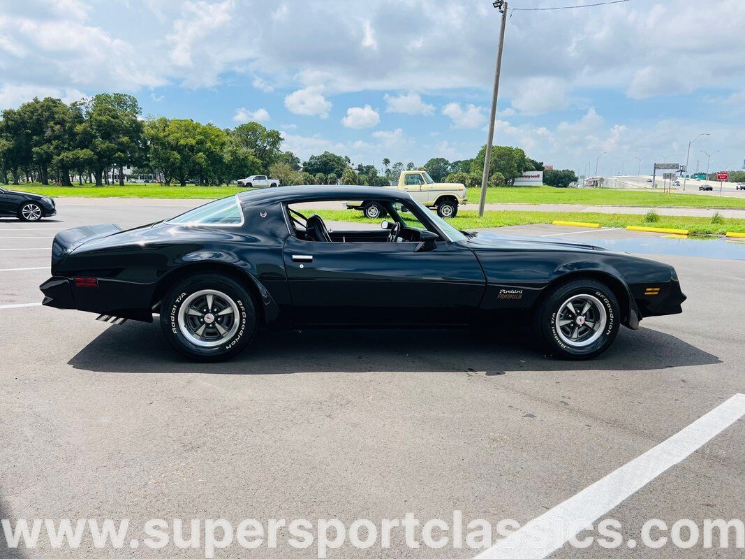 Pontiac-Firebird-Coupe-1978-4