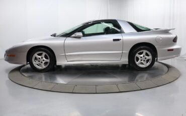 Pontiac-Firebird-Coupe-1995-3