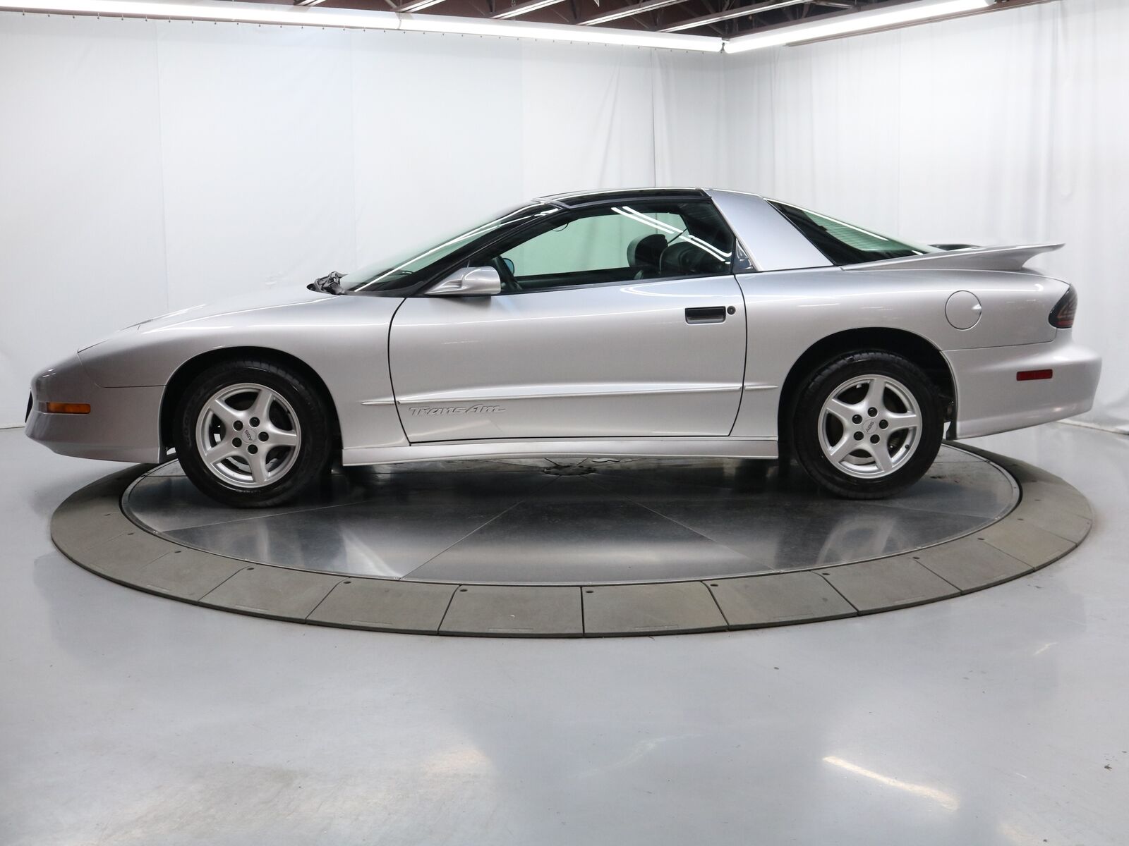 Pontiac-Firebird-Coupe-1995-3