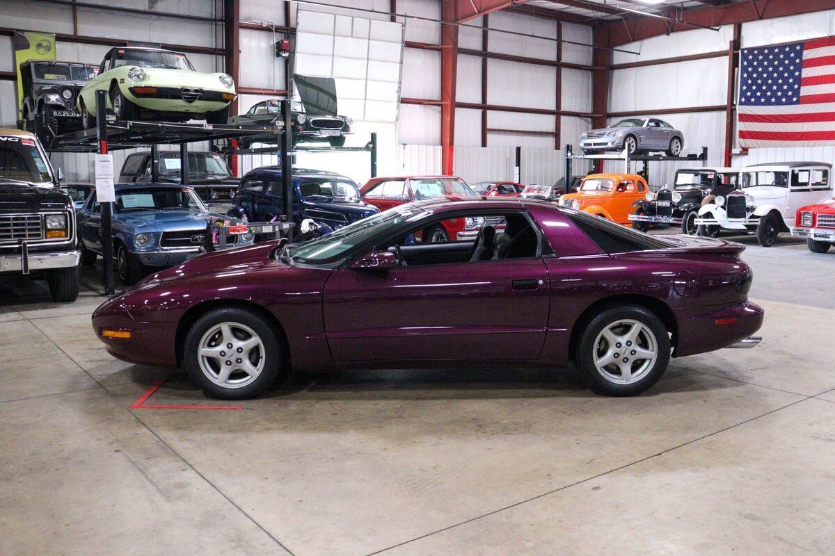 Pontiac-Firebird-Coupe-1995-3