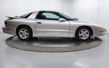 Pontiac-Firebird-Coupe-1995-7