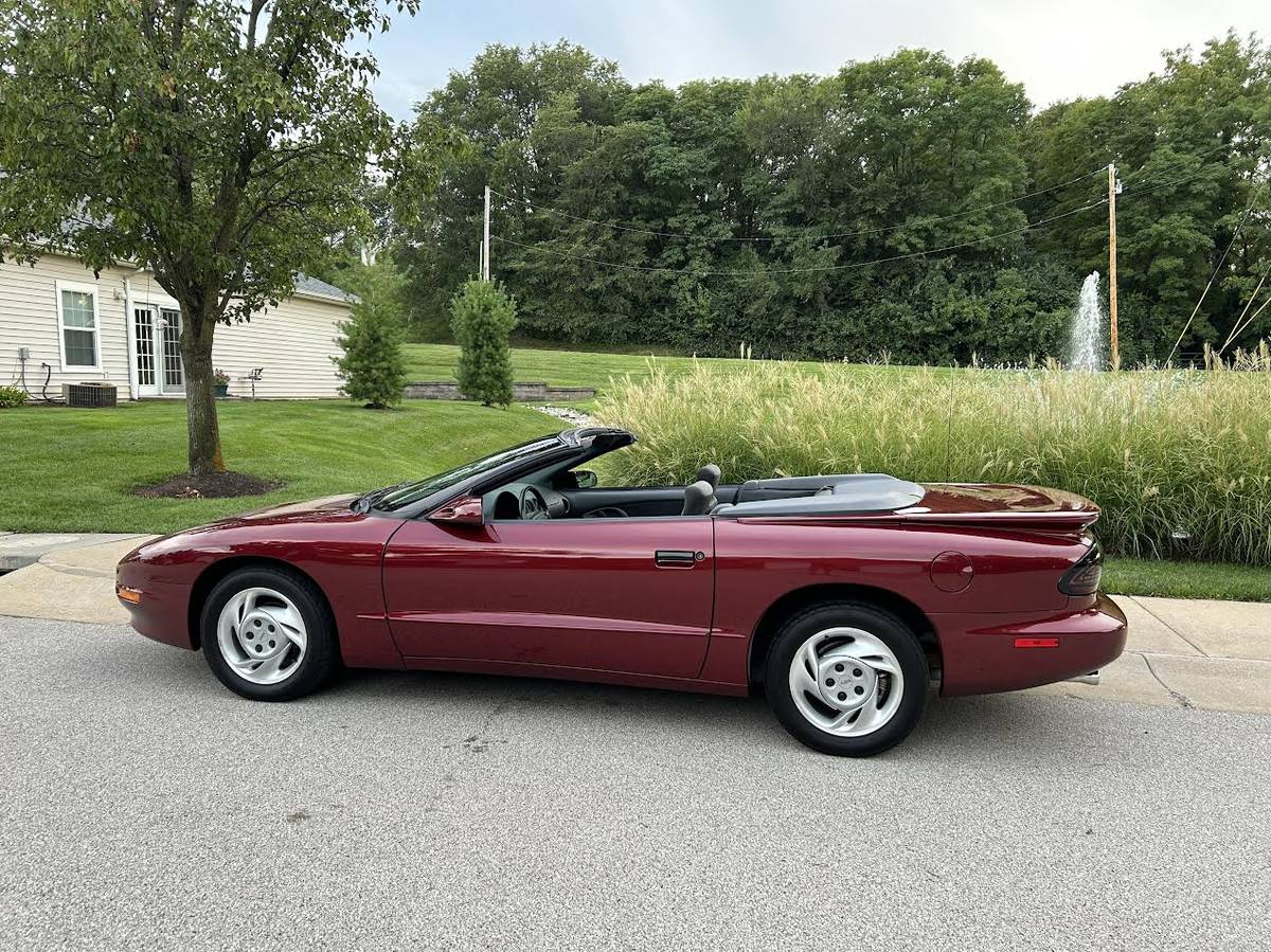 Pontiac-Firebird-convertible-1994-2