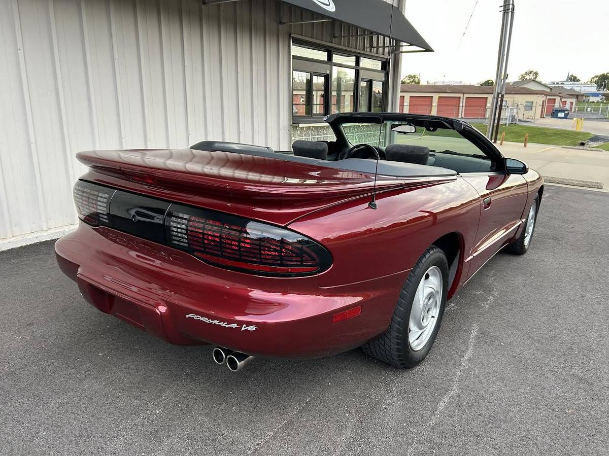 Pontiac-Firebird-convertible-1994-3