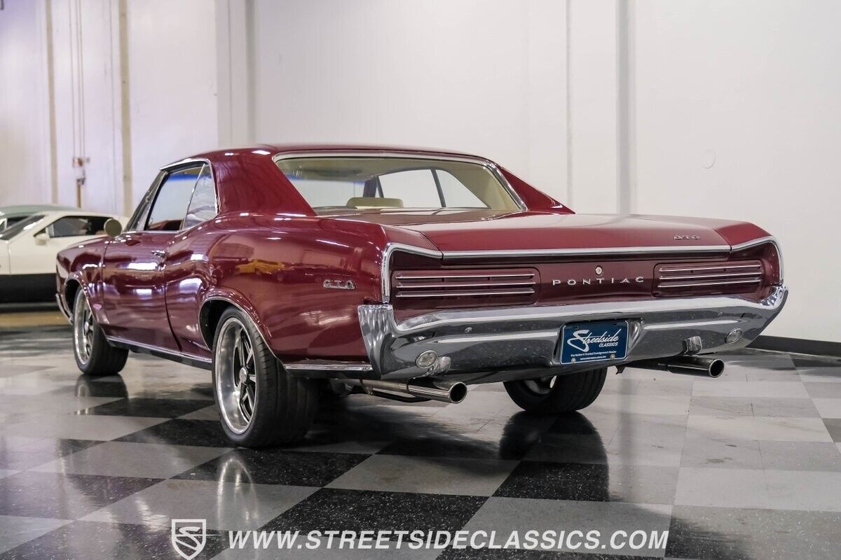 Pontiac-GTO-Coupe-1966-11