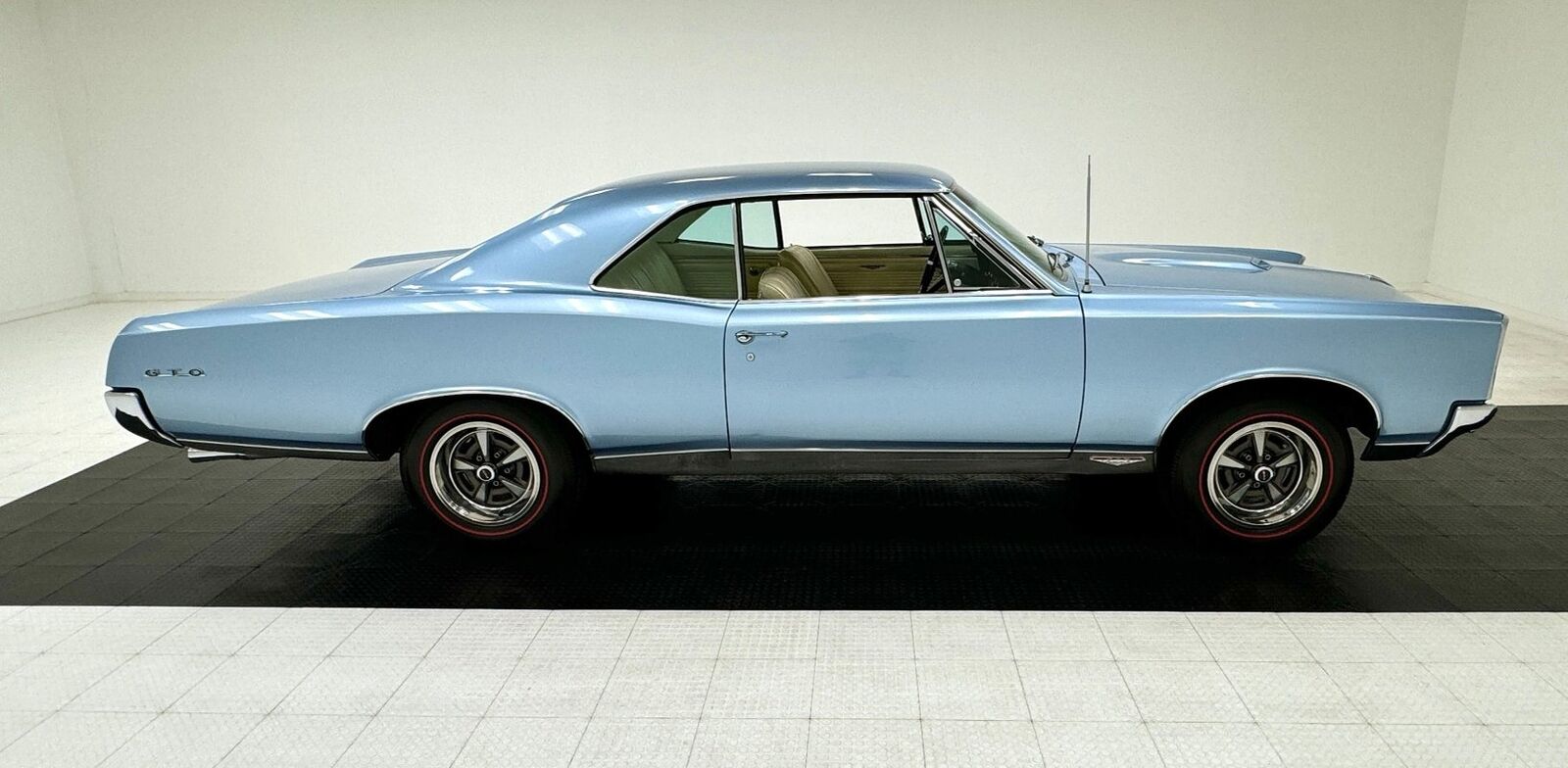 Pontiac-GTO-Coupe-1967-5