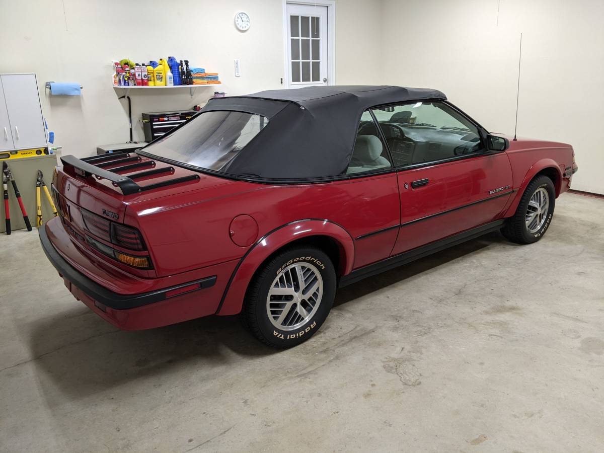 Pontiac-Sunbird-gt-convertible-1989-3