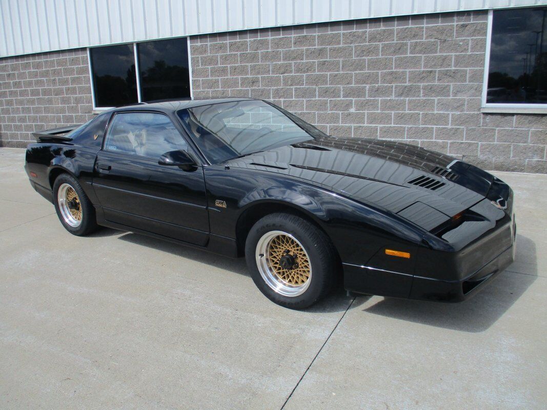 Pontiac-Trans-Am-GTA-1990-2