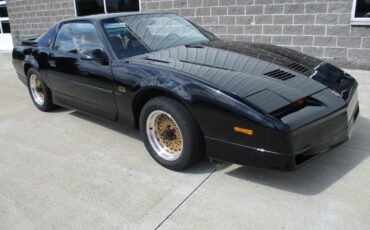 Pontiac-Trans-Am-GTA-1990-3