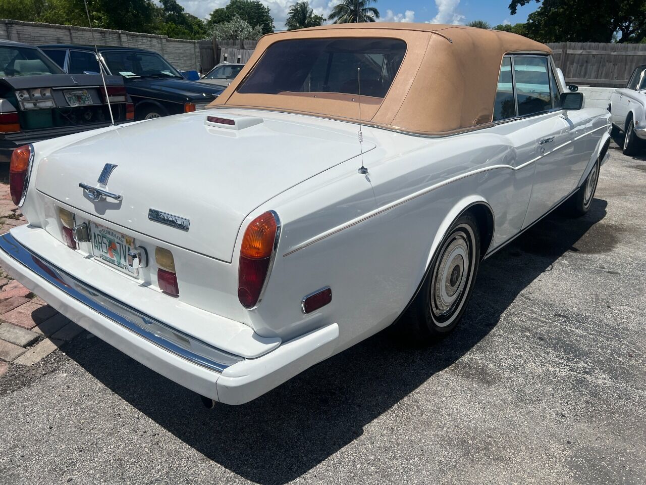 Rolls-Royce-Corniche-Cabriolet-1988-2