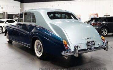 Rolls-Royce-Phantom-Berline-1962-6