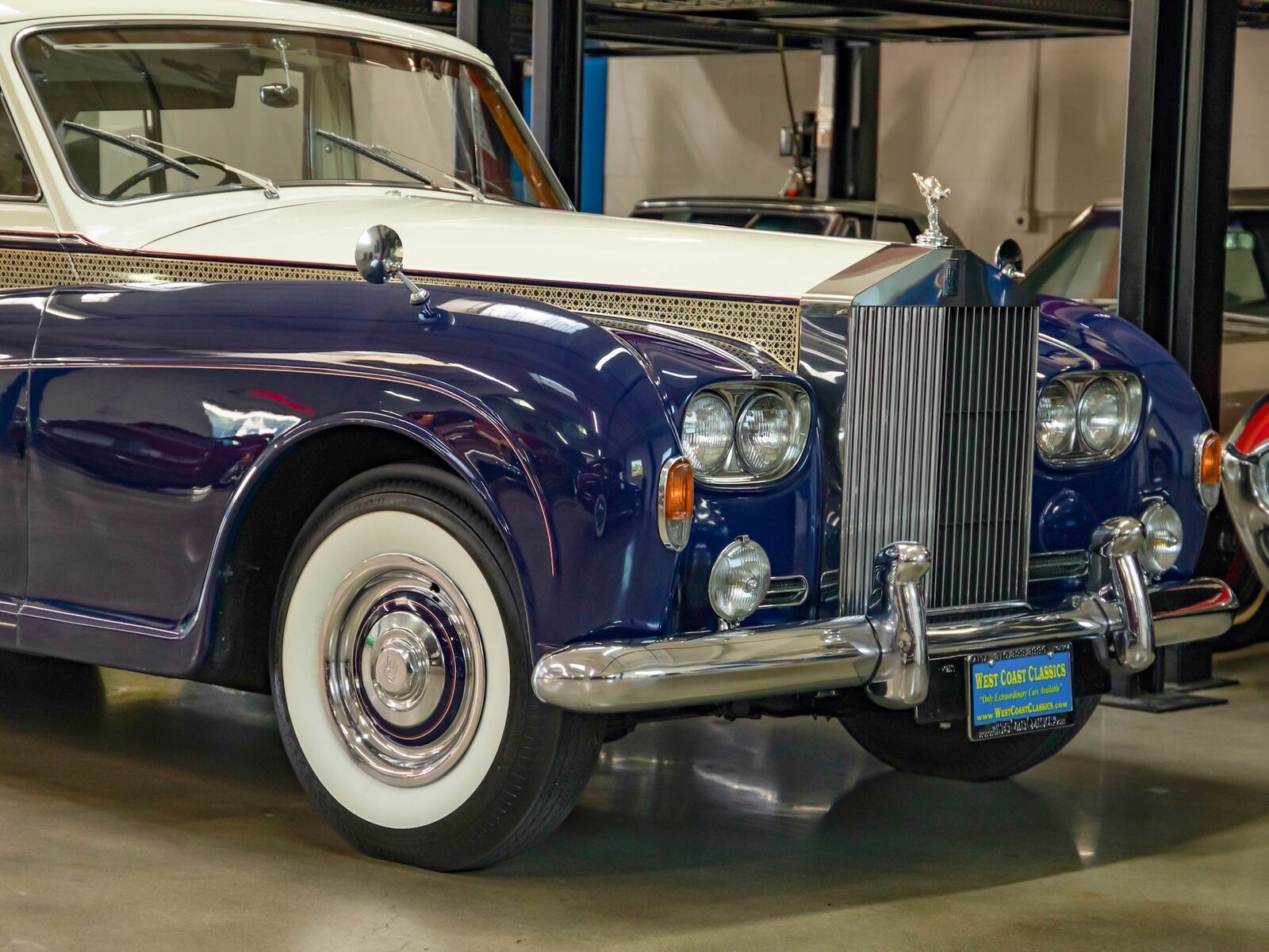 Rolls-Royce-Phantom-Limousine-1965-12