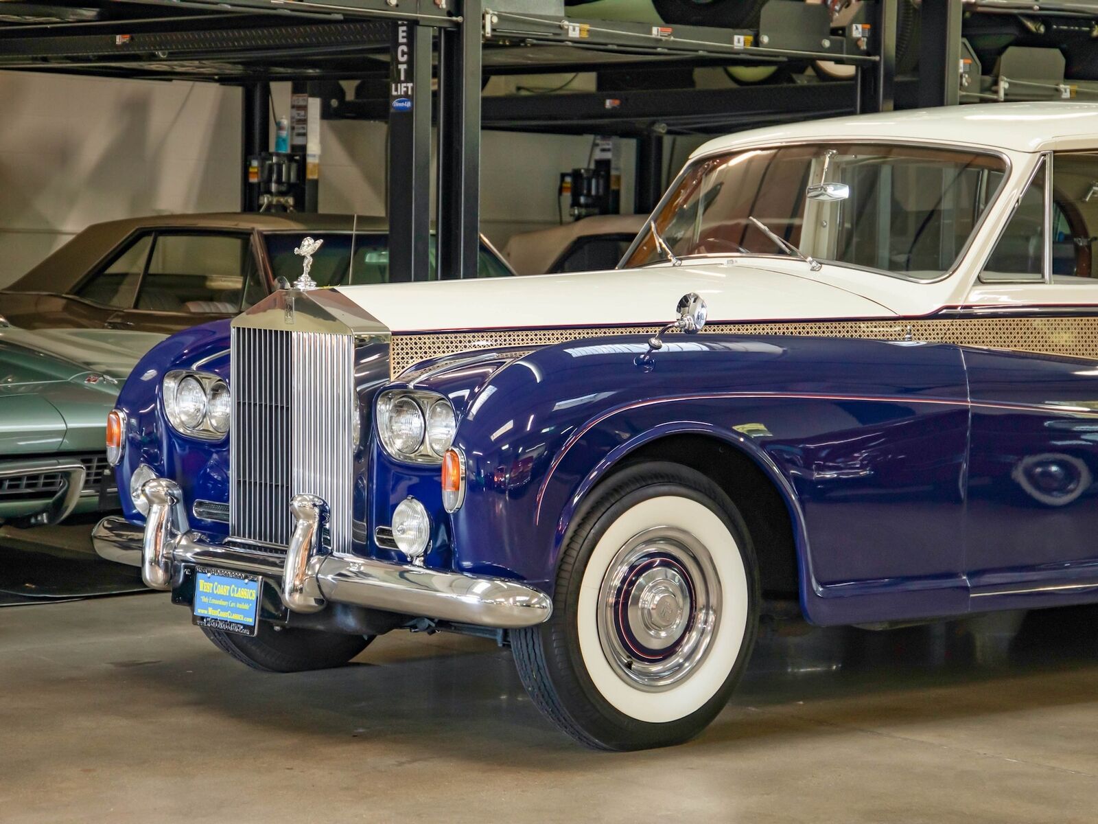 Rolls-Royce-Phantom-Limousine-1965-8