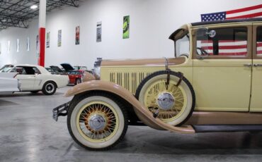 Studebaker-Commander-Berline-1931-1