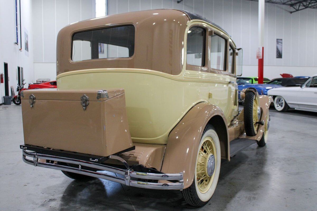 Studebaker-Commander-Berline-1931-6