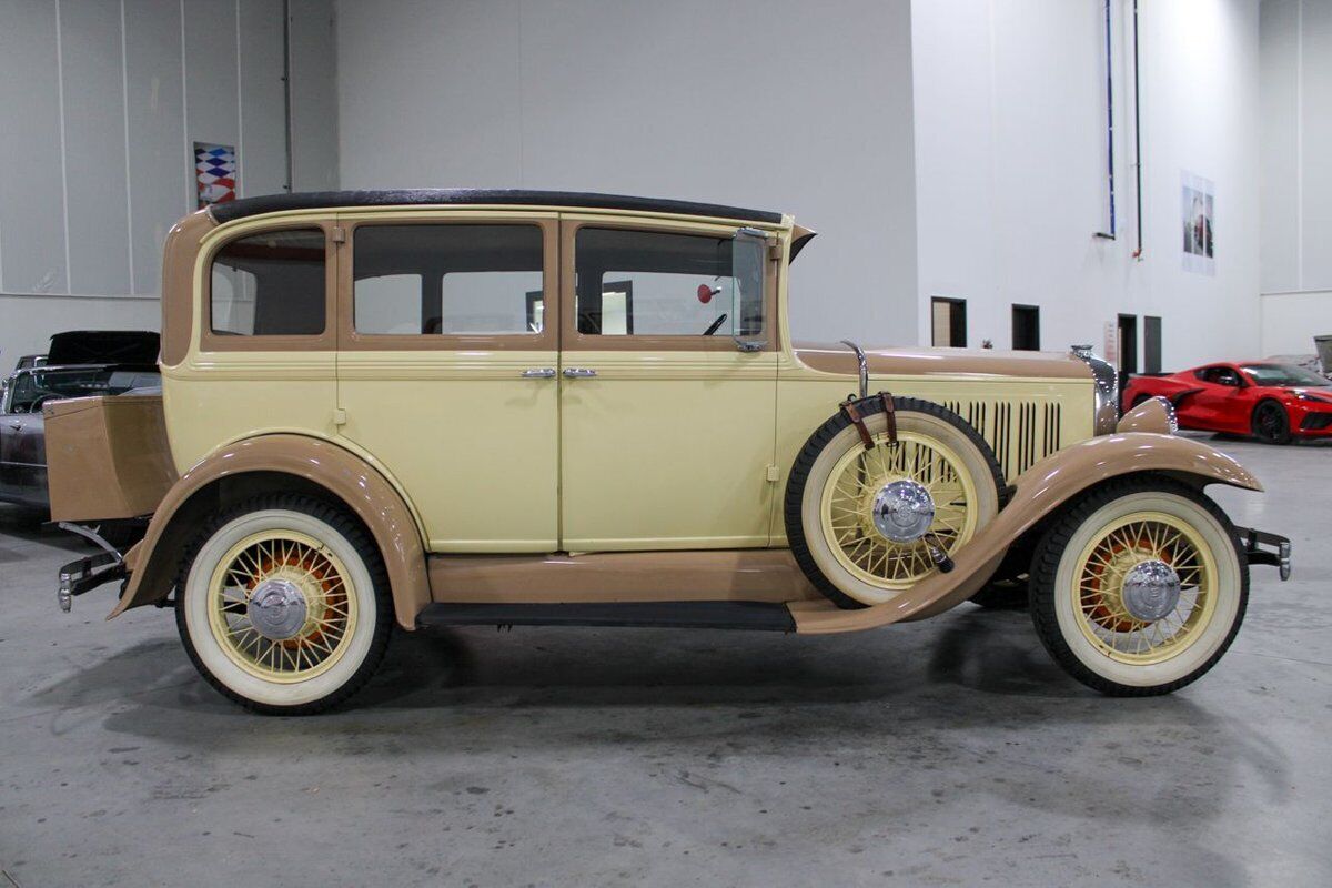 Studebaker-Commander-Berline-1931-8