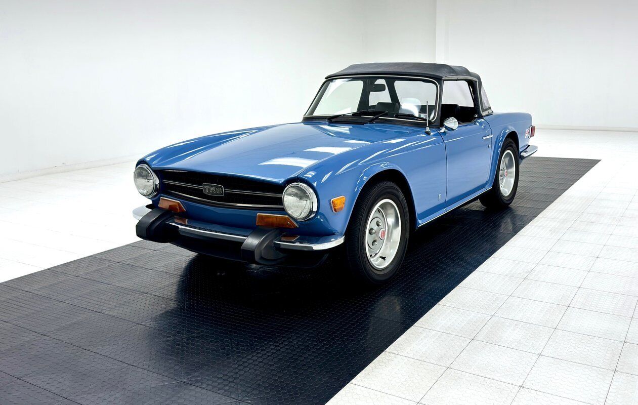 Triumph TR-6  year1}