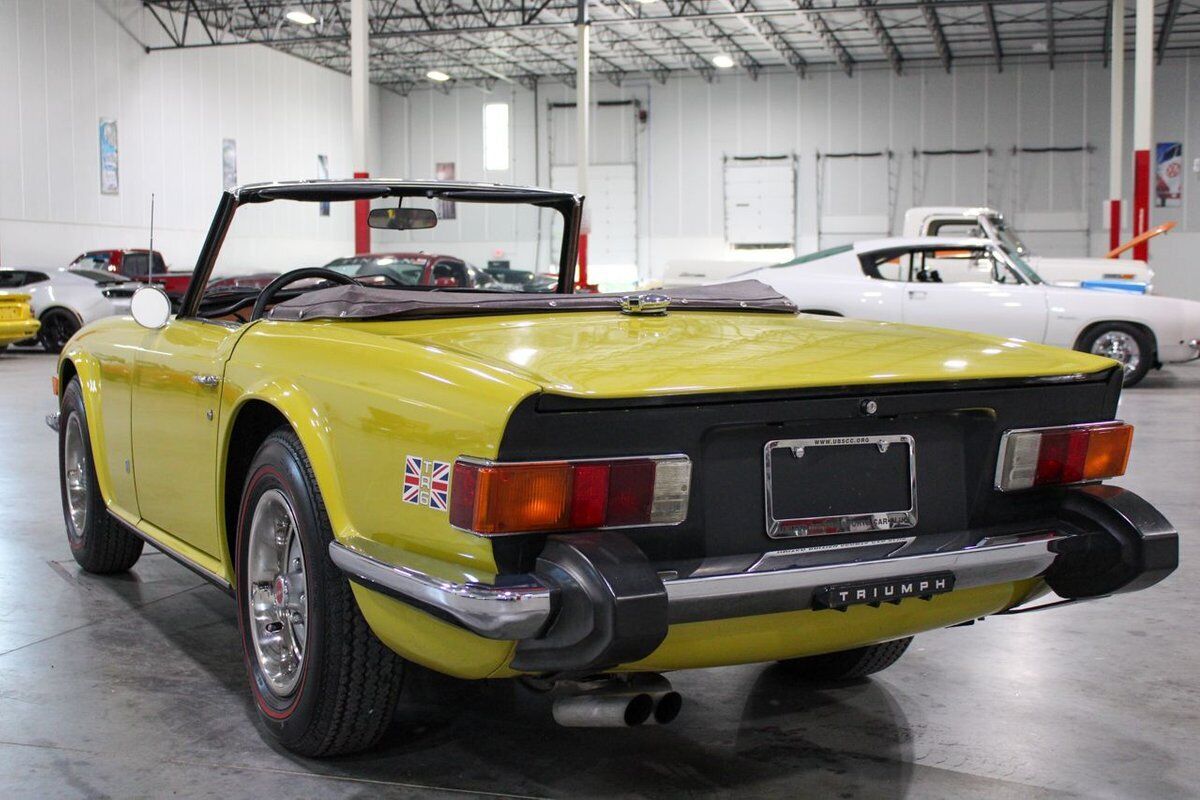 Triumph-TR-6-1974-4